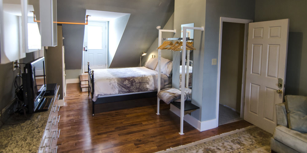 The Dwight D, A City House 4*