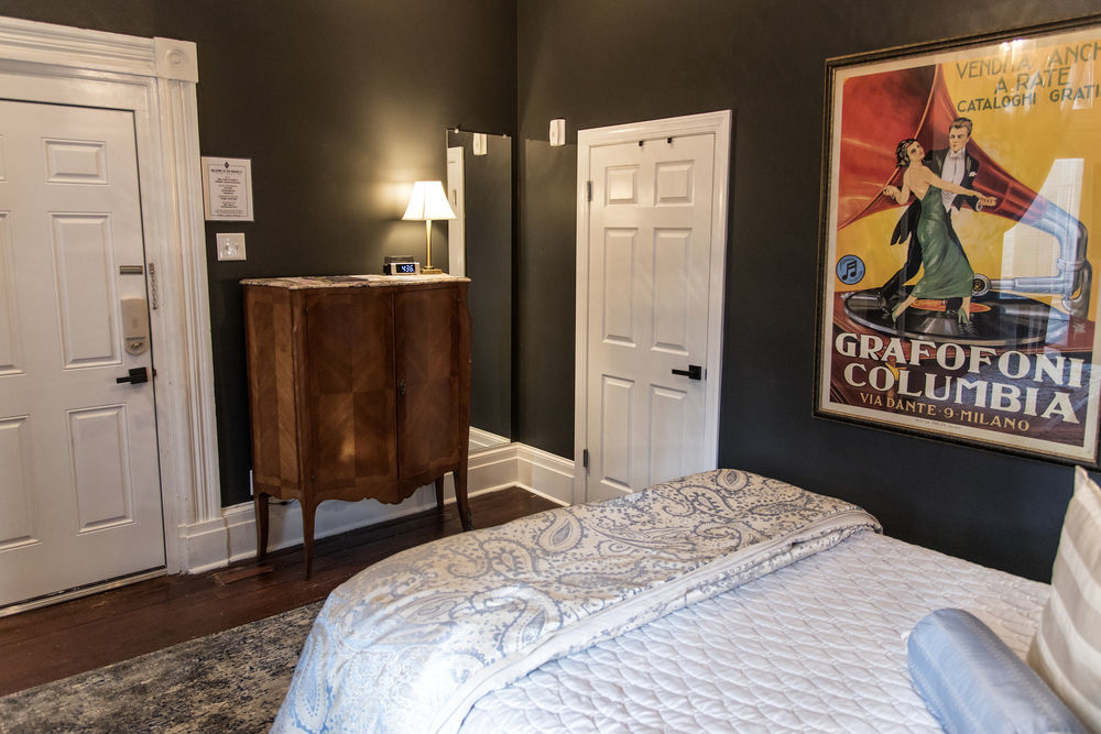 The Dwight D, A City House 4*